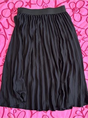 Worthington Black Pleated Skirt